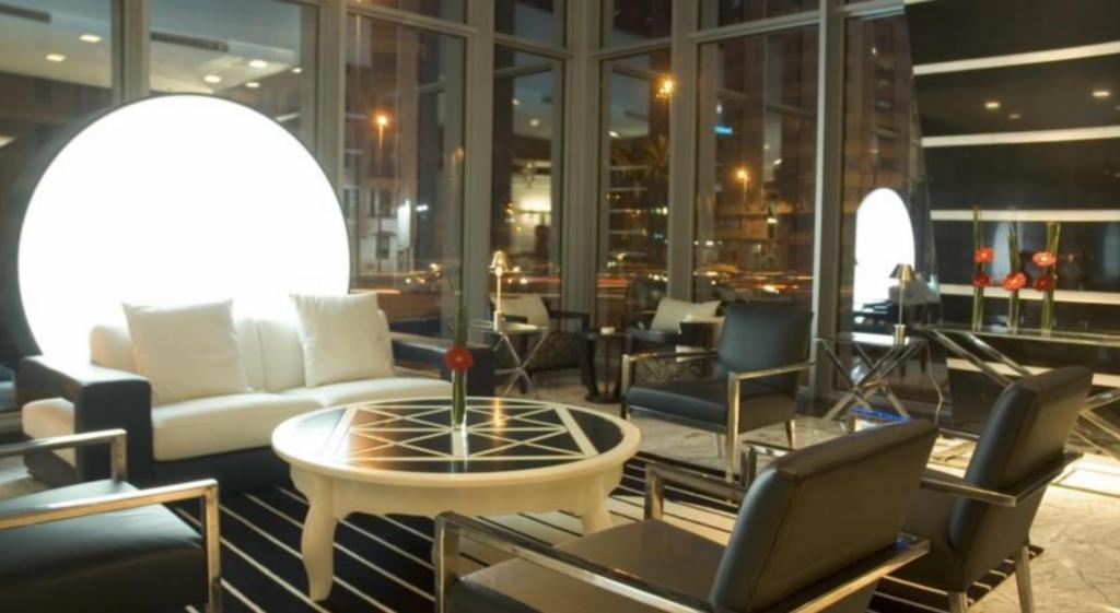 ホテル ファラー カサブランカ インテリア 写真 The lounge at the airport